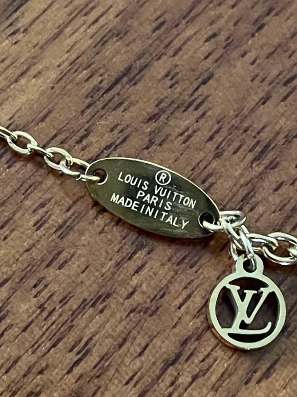 LV Gold Plated Necklace with Dust Bag and Box - Picture 3 of 7